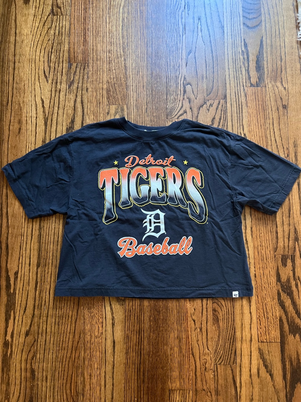 47 Detroit Tigers Navy Blue + Orange Graphic Baseball Tee LIKE NEW